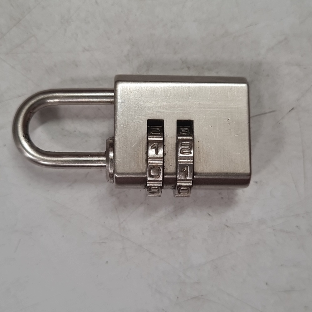 PRADA LOCK - Picture 3 of 7